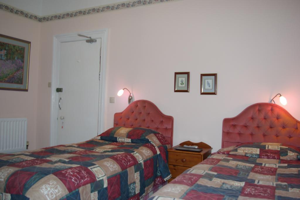 Menai Bank Hotel Caernarfon Room photo