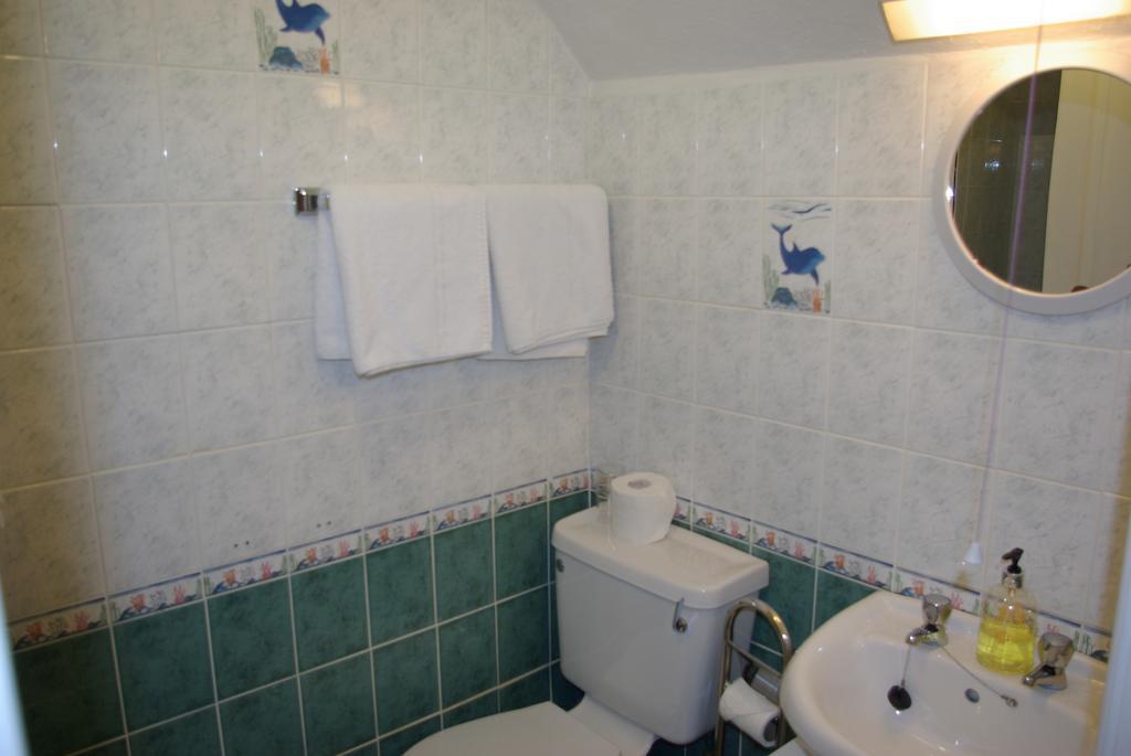 Menai Bank Hotel Caernarfon Room photo