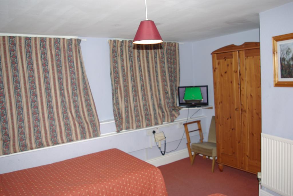 Menai Bank Hotel Caernarfon Room photo