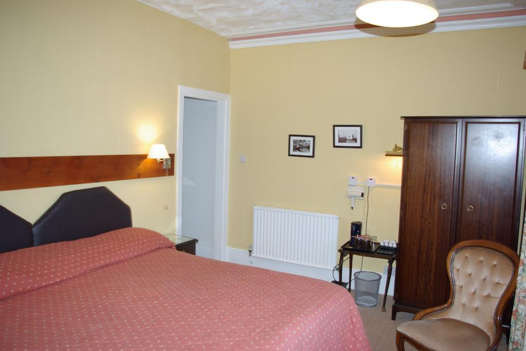 Menai Bank Hotel Caernarfon Room photo
