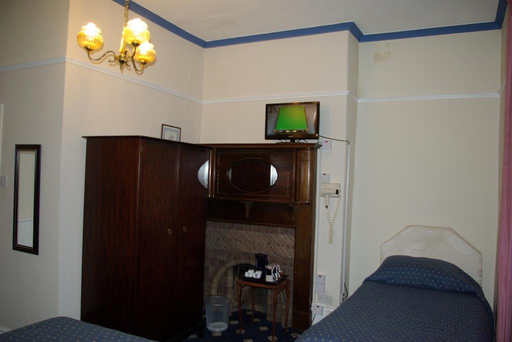Menai Bank Hotel Caernarfon Exterior photo